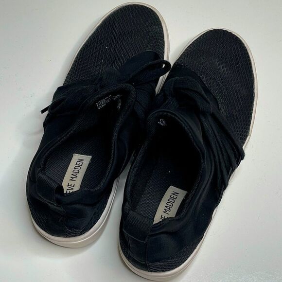 Women's size 7.5 Steve Madden Black Lancer Sneakers - Picture 6 of 9